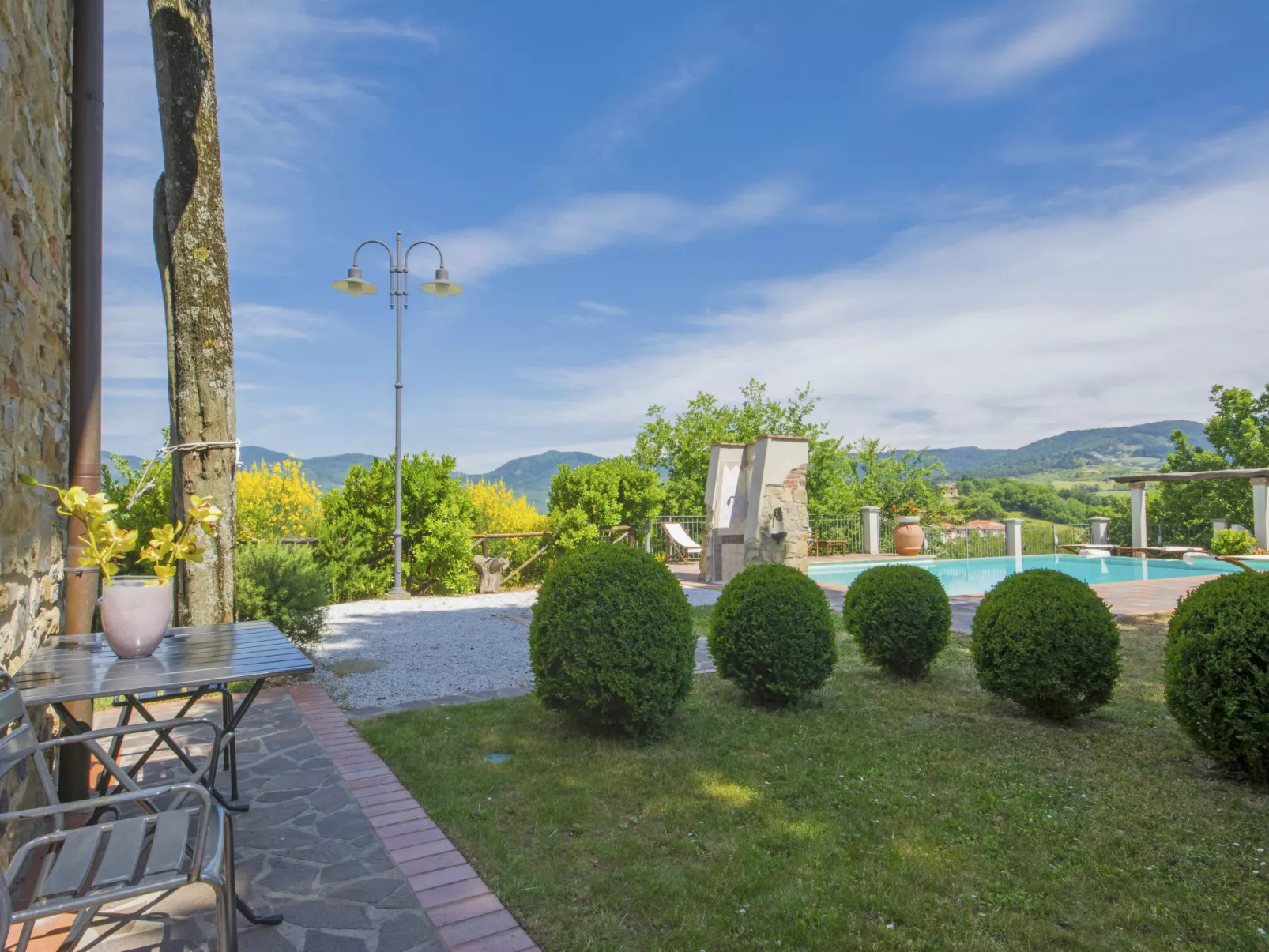 Il Borghetto-Outside