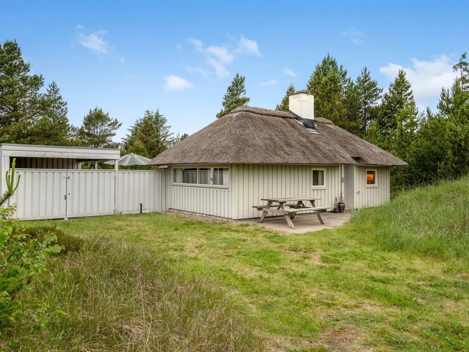 "Gunnie" - 1.1km from the sea-Outside
