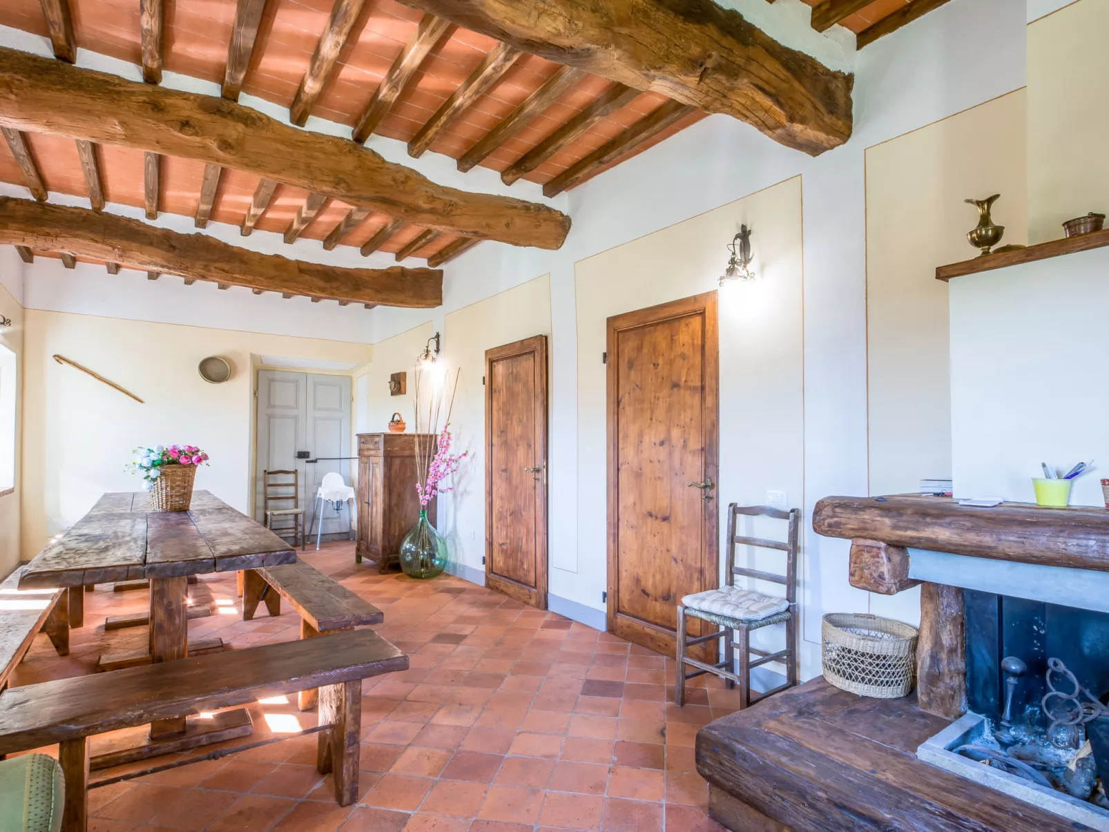 Casale Labbia-Inside