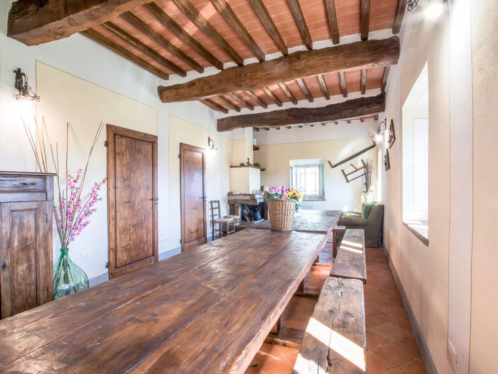 Casale Labbia-Inside