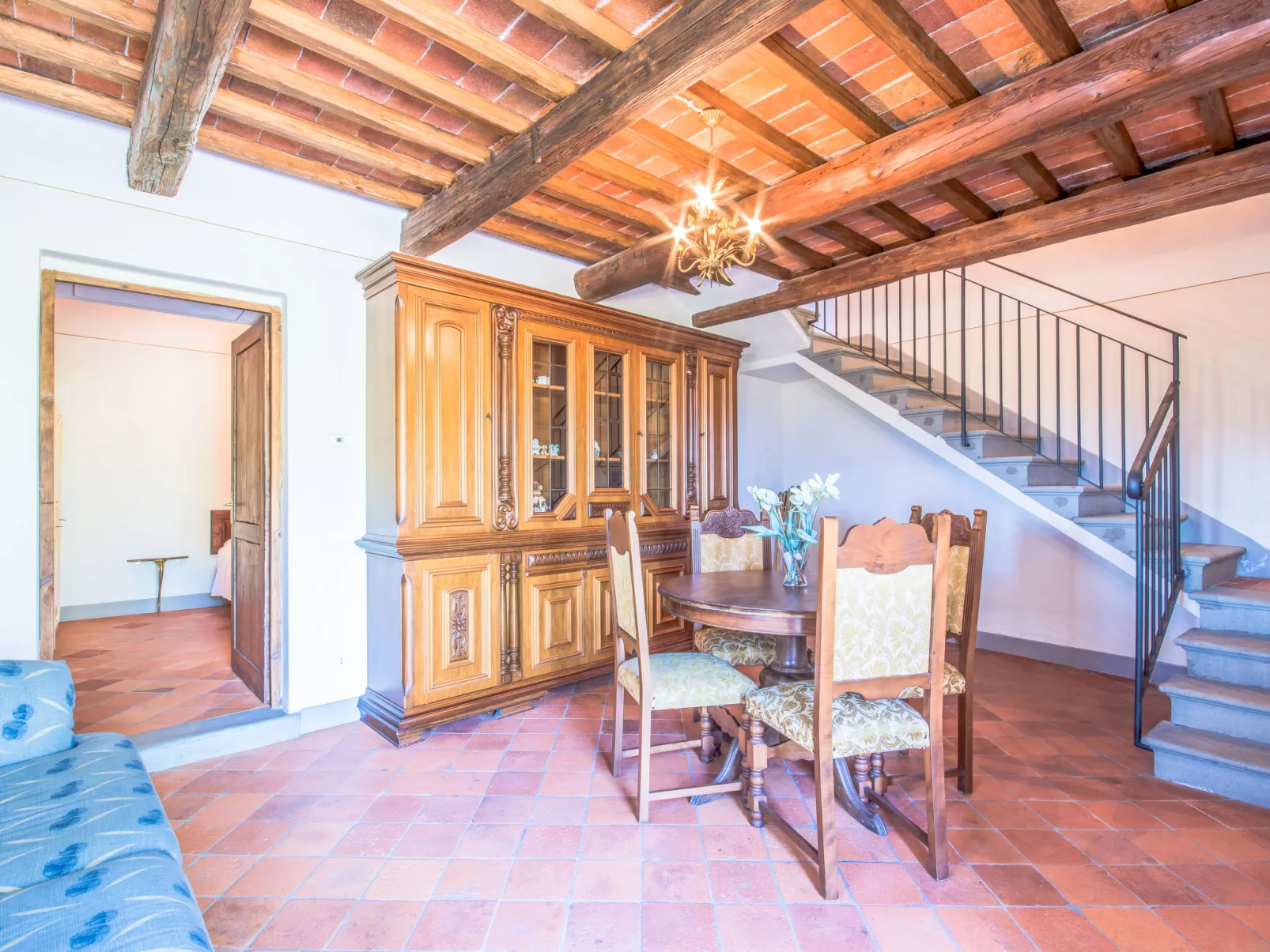 Casale Labbia-Inside