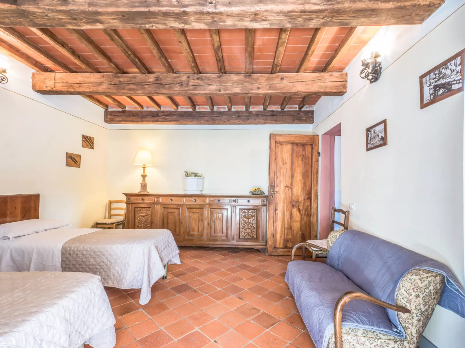 Casale Labbia-Inside