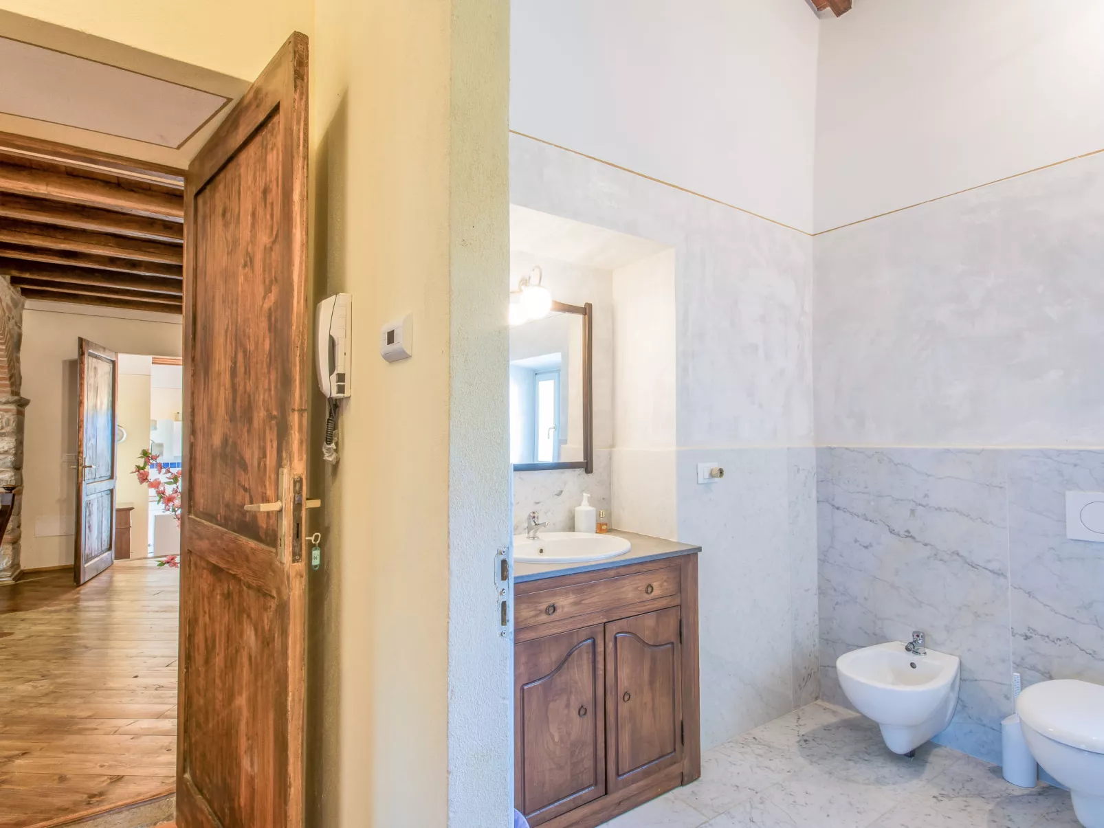 Casale Labbia-Inside