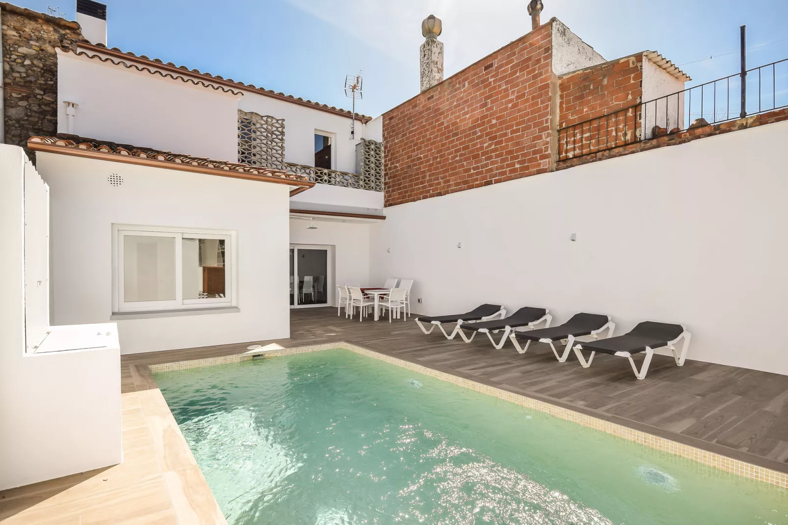 Can Sala-Exterior summer