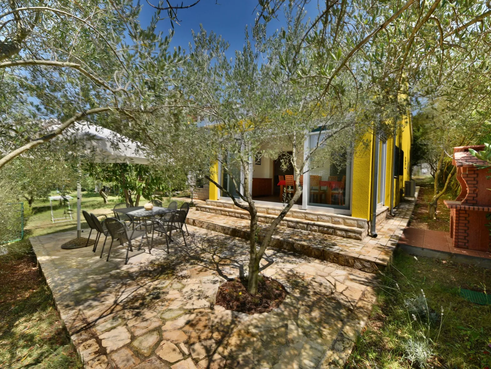 Yellow House-Outside