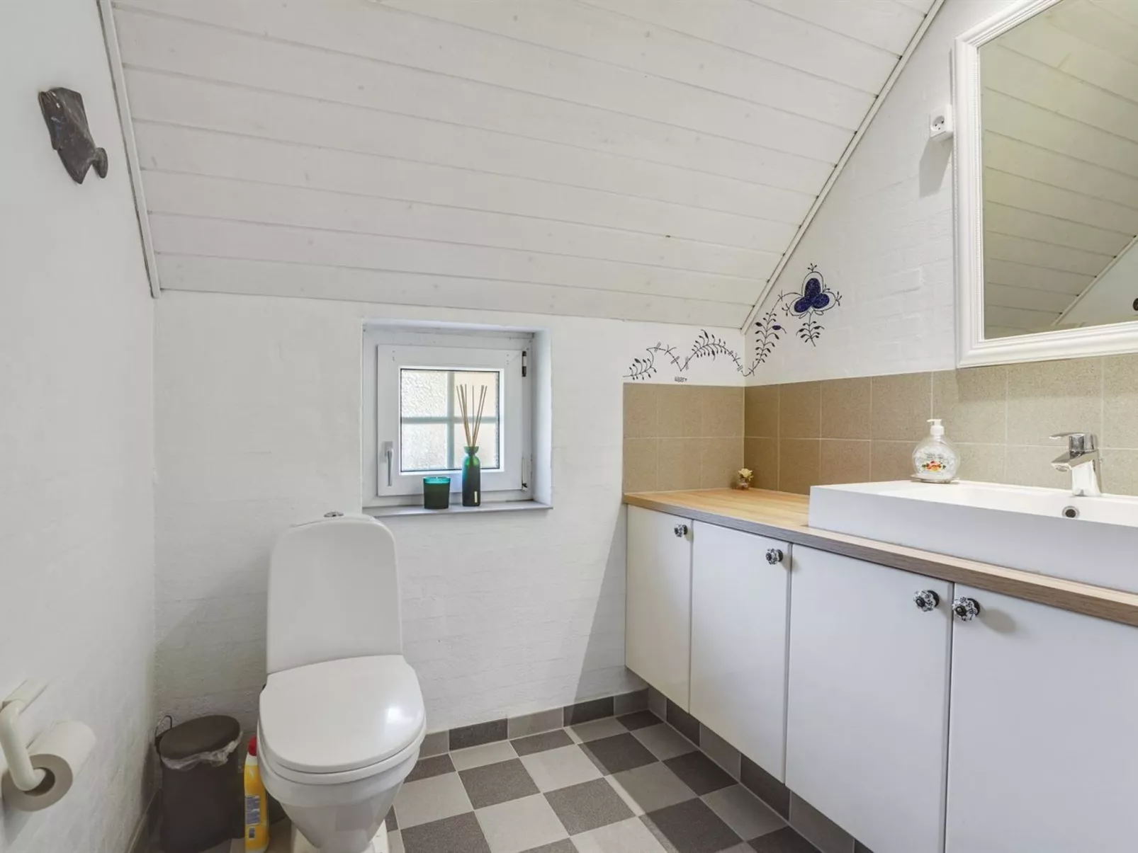 "Taralyn" - 1.3km from the sea-Inside