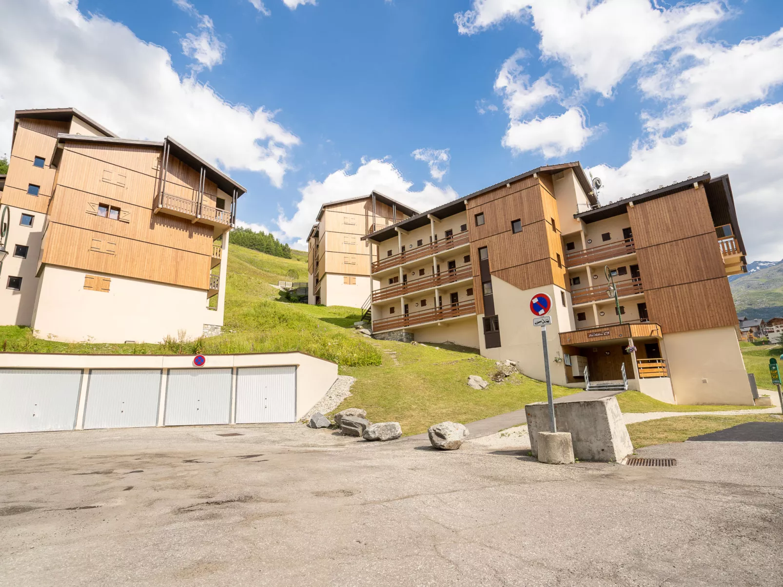 Asters 1208 Batiment B4-Outside