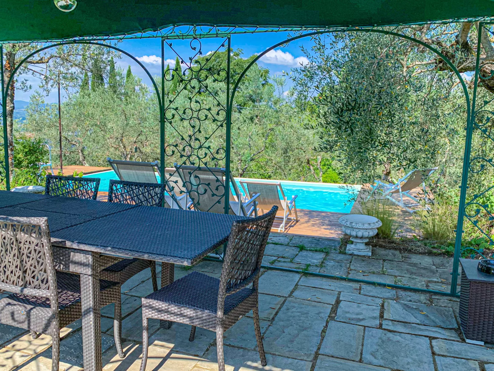 Villa Vittoria-Outside