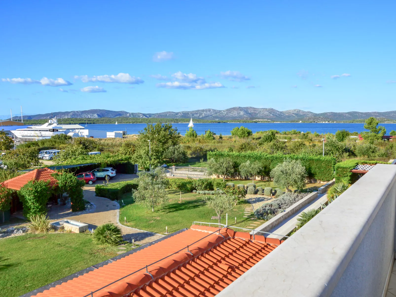 Marina-Drinnen