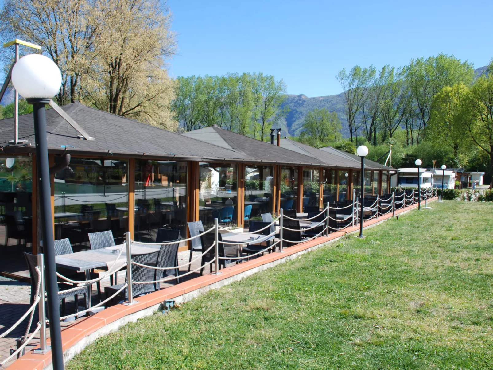 Bungalow Isola Premium-Outside