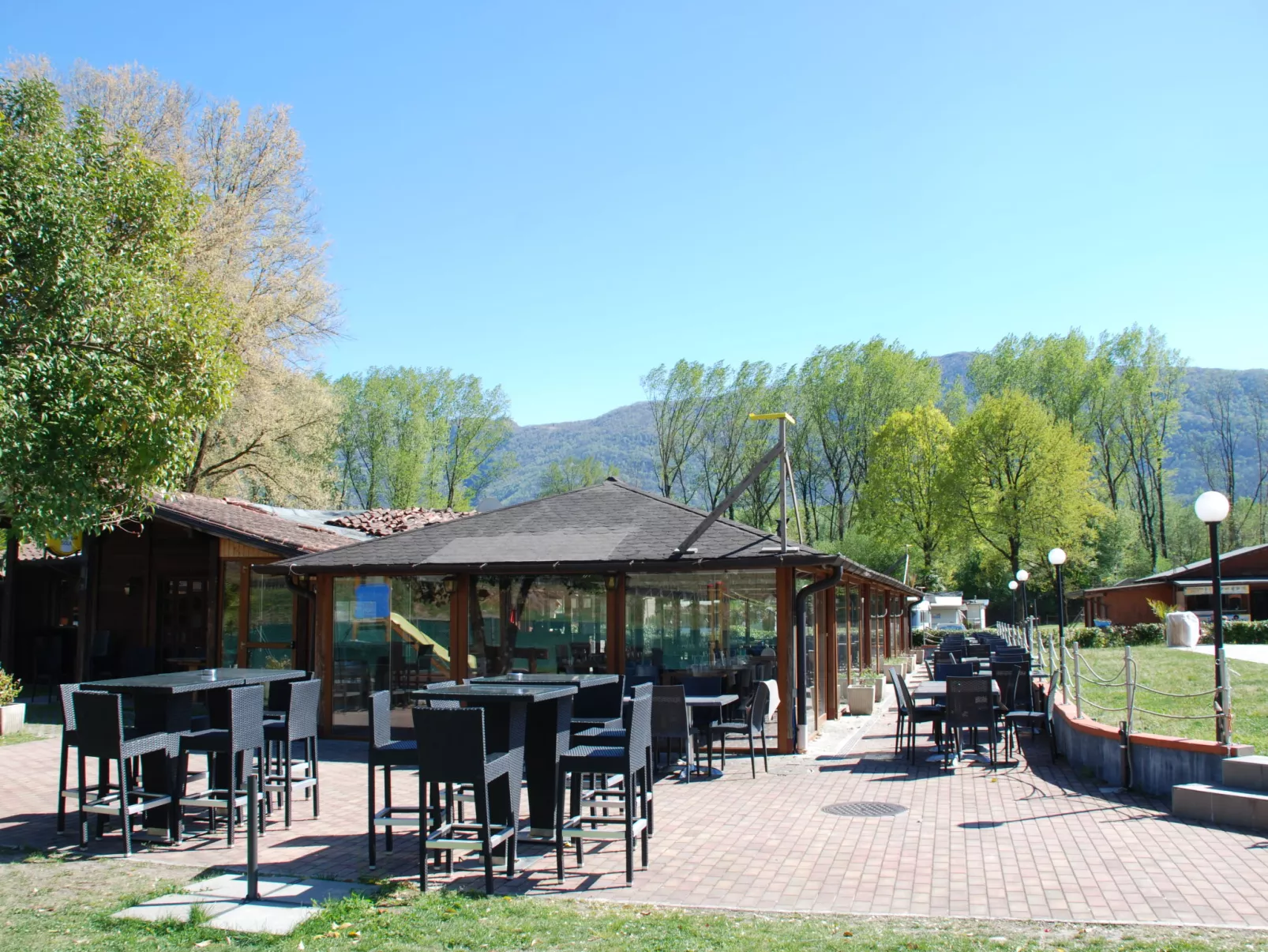 Bungalow Isola Premium-Outside