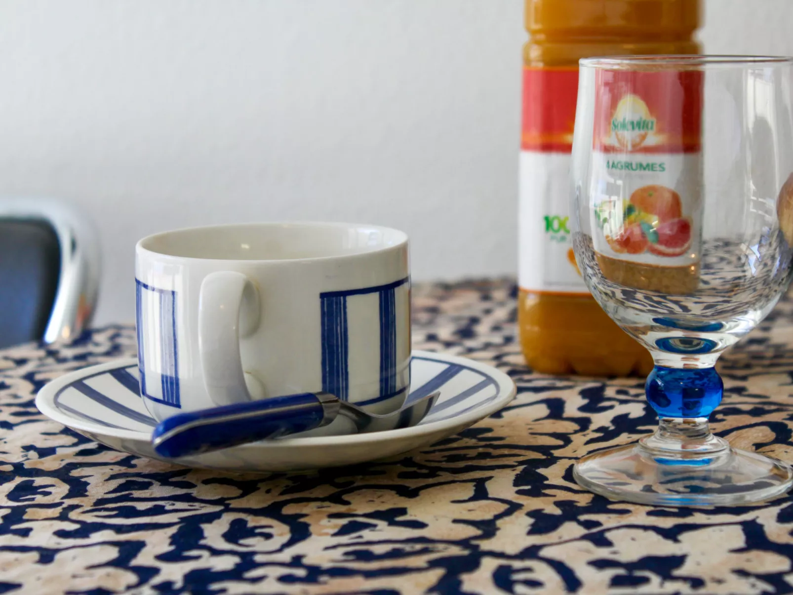 Les Flots Bleus-Drinnen