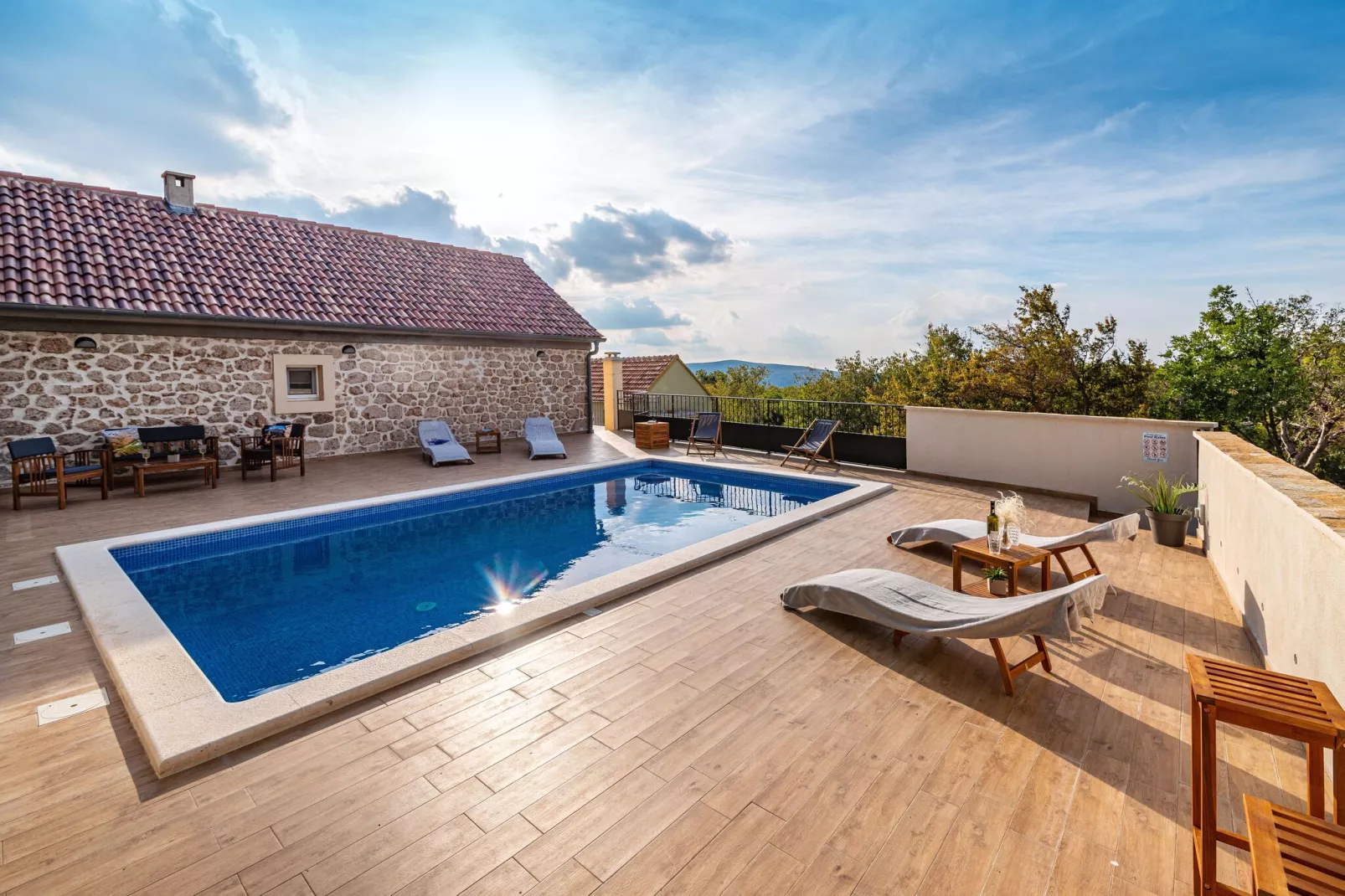 poolofhouse