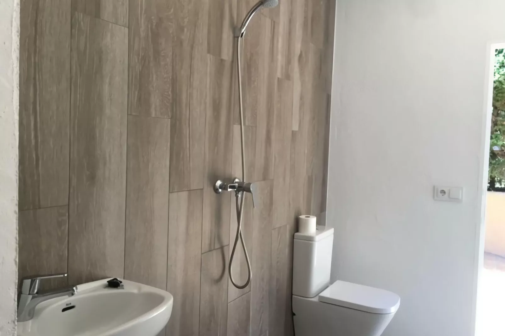 La Roca-Bathroom