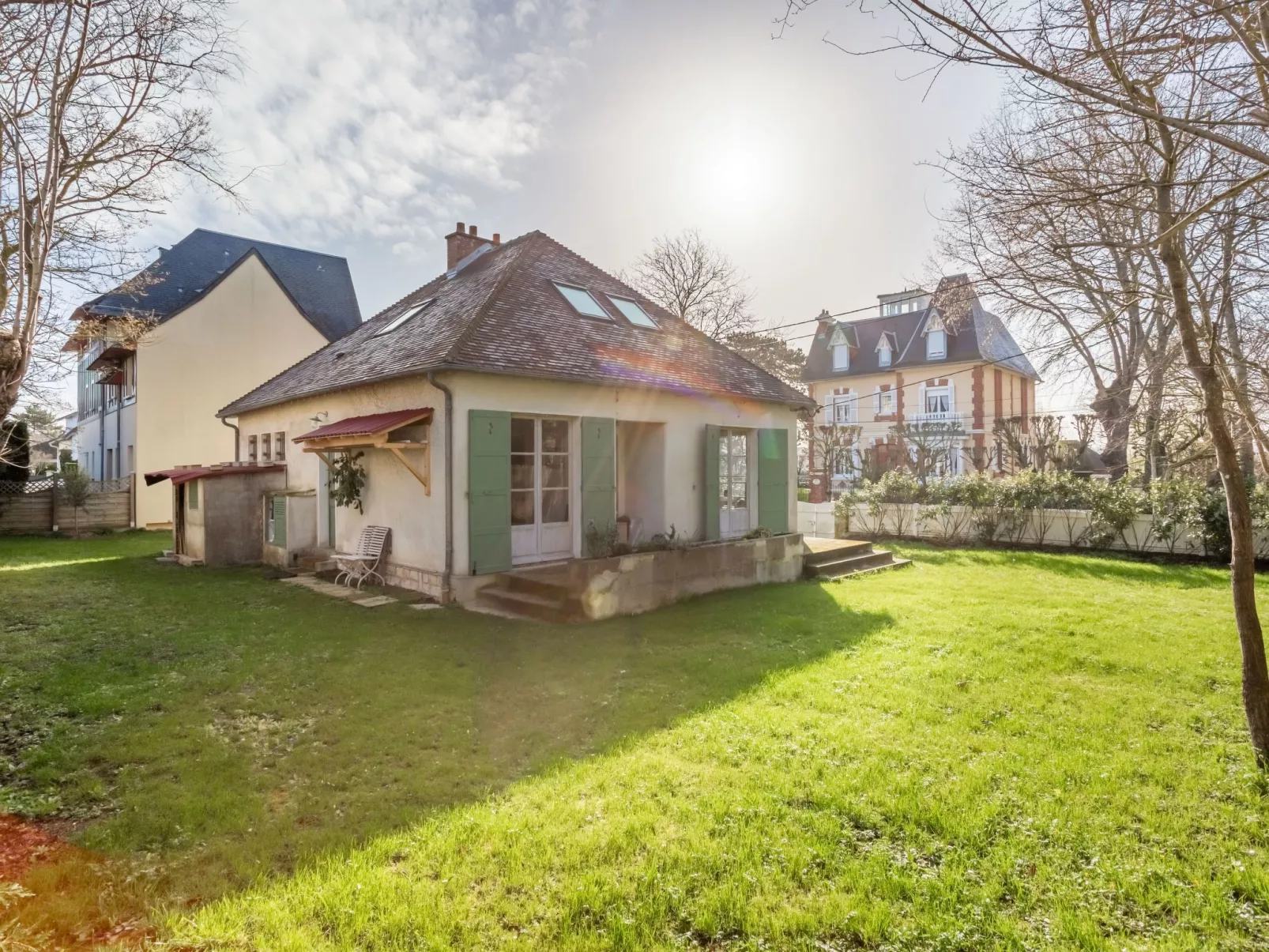 Sunny Lodge-Outside