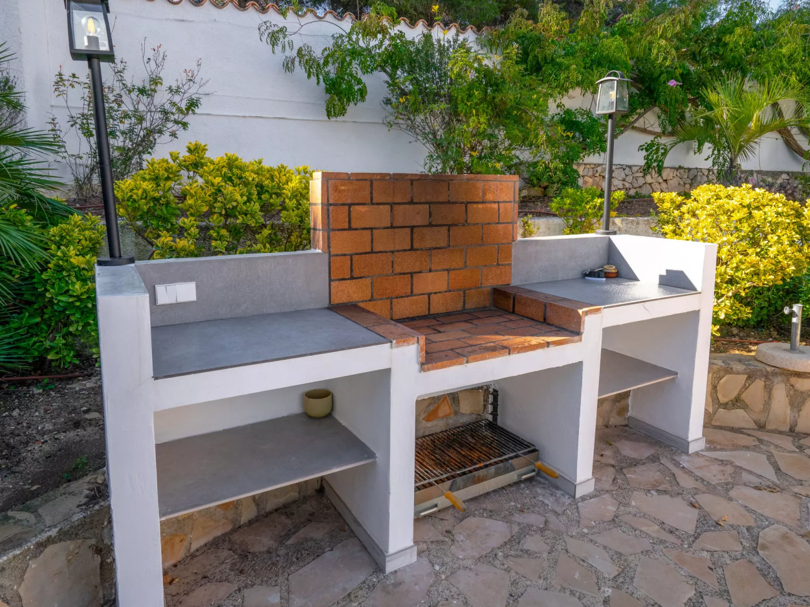 Casa Encinas-Outside