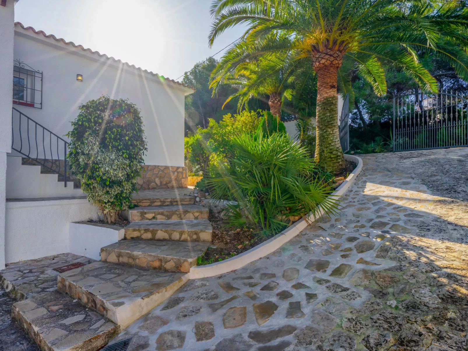 Casa Encinas-Outside