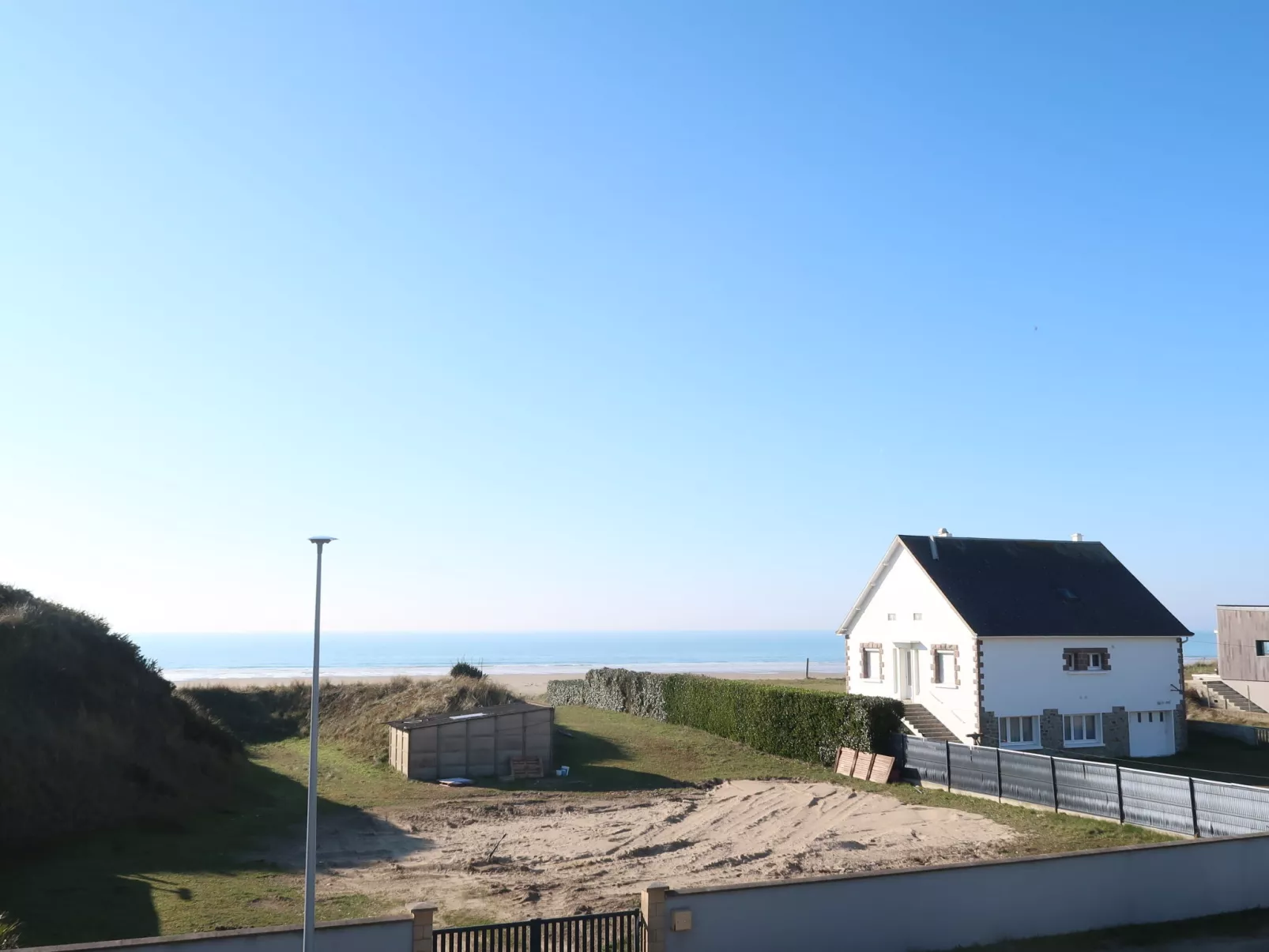 La Plage-Outside