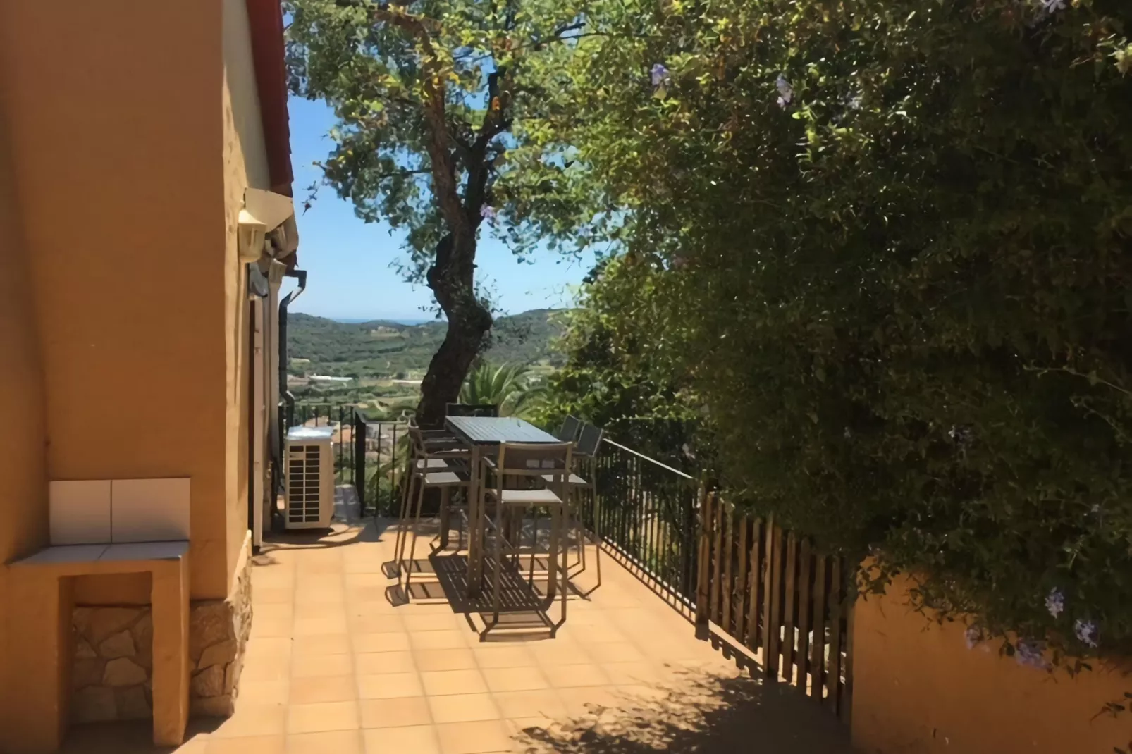 La Roca-Terrace balcony