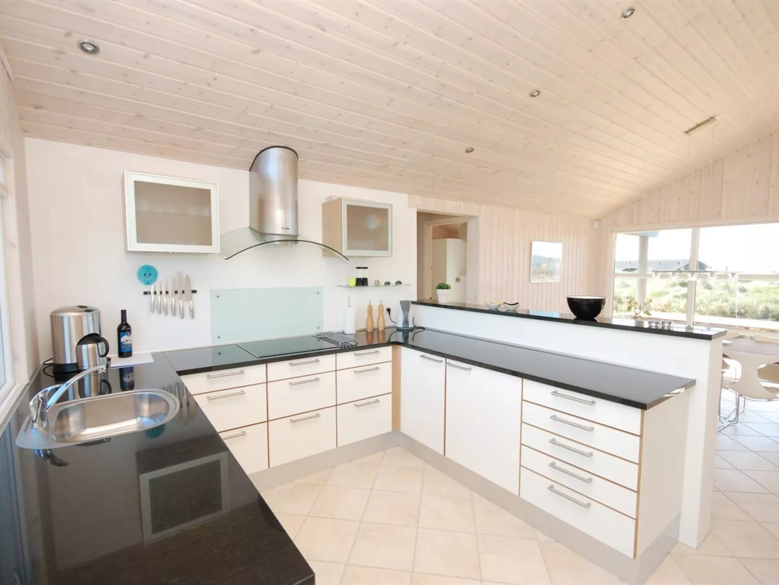"Ung" - 150m from the sea-Inside