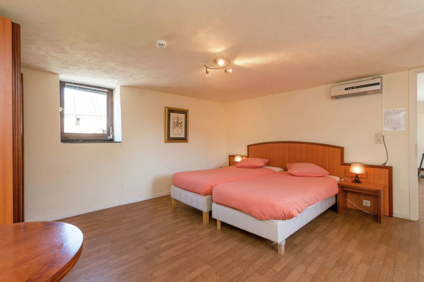 La Coupe de Champagne-Bedroom