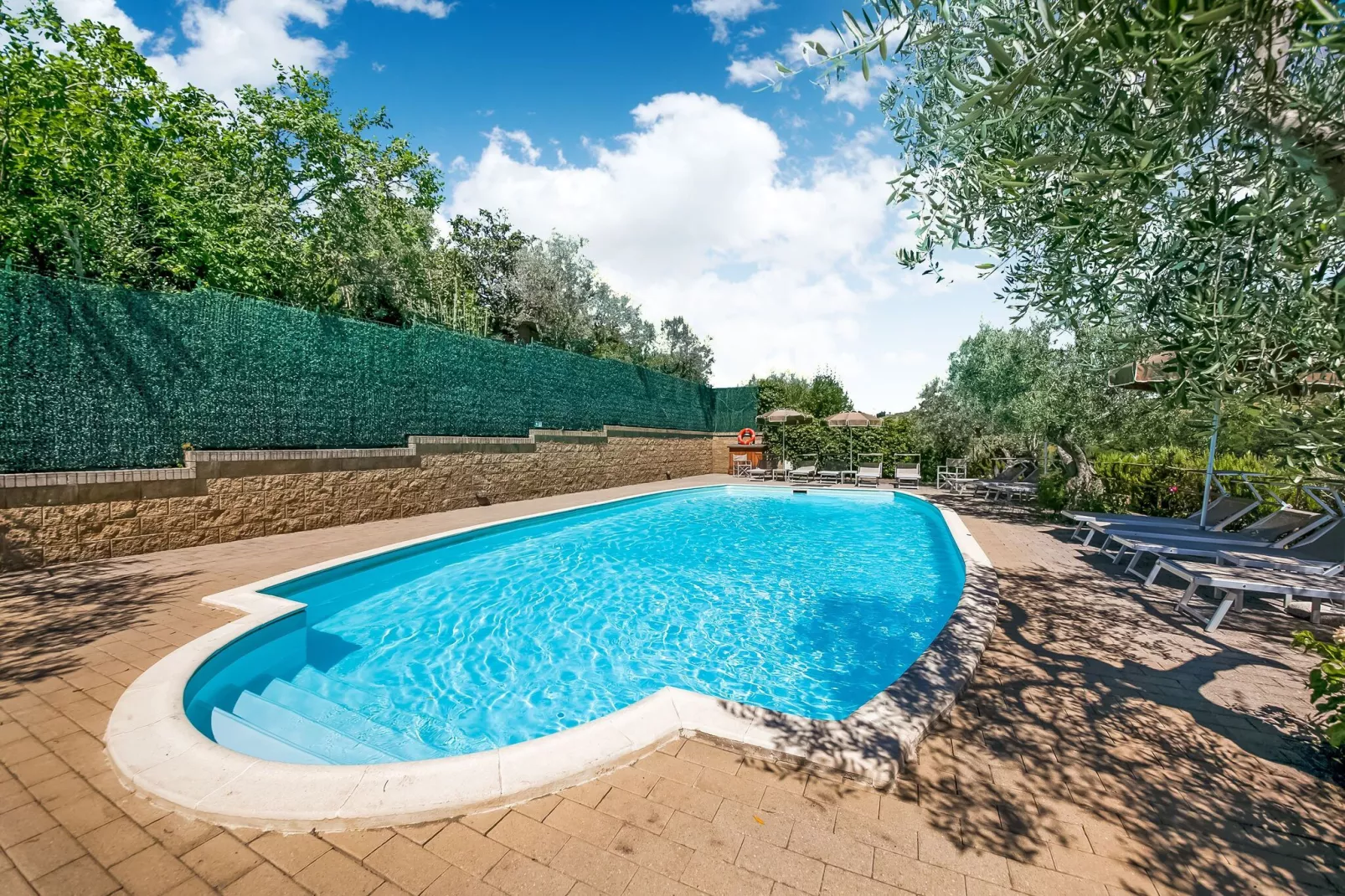 Gufo-Pool