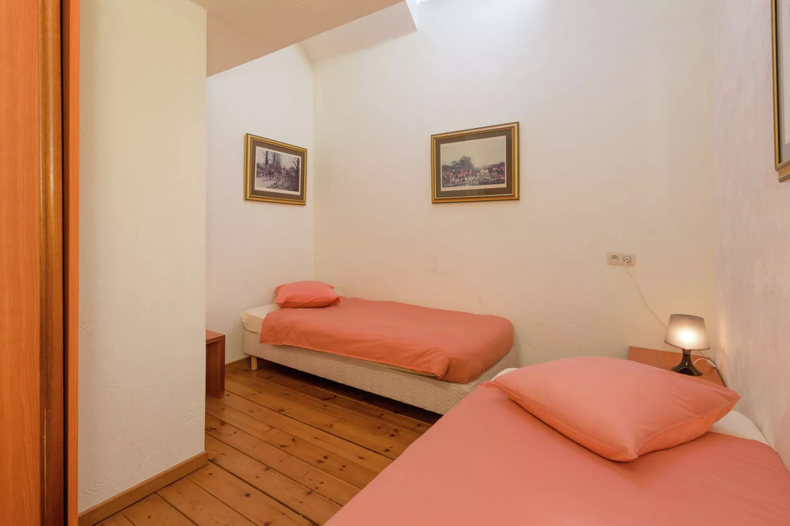 La Coupe de Champagne-Bedroom