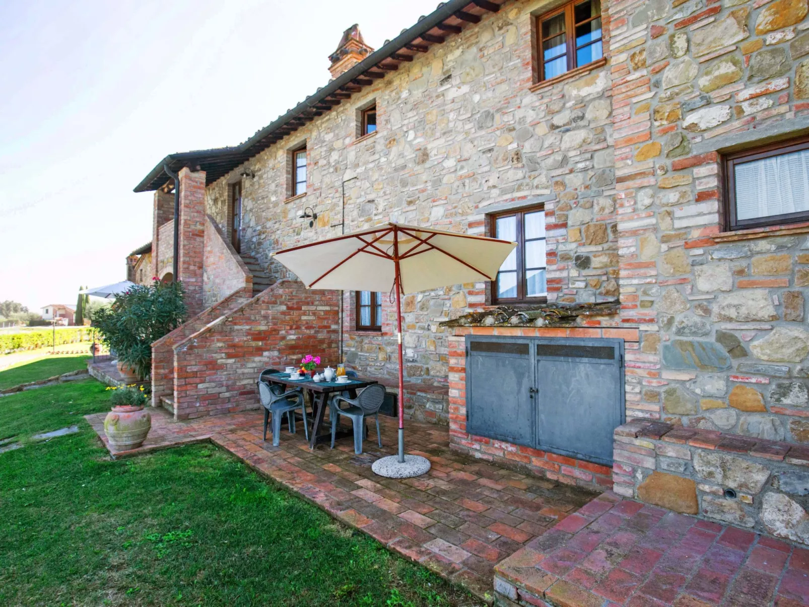 Baccelli-Outside