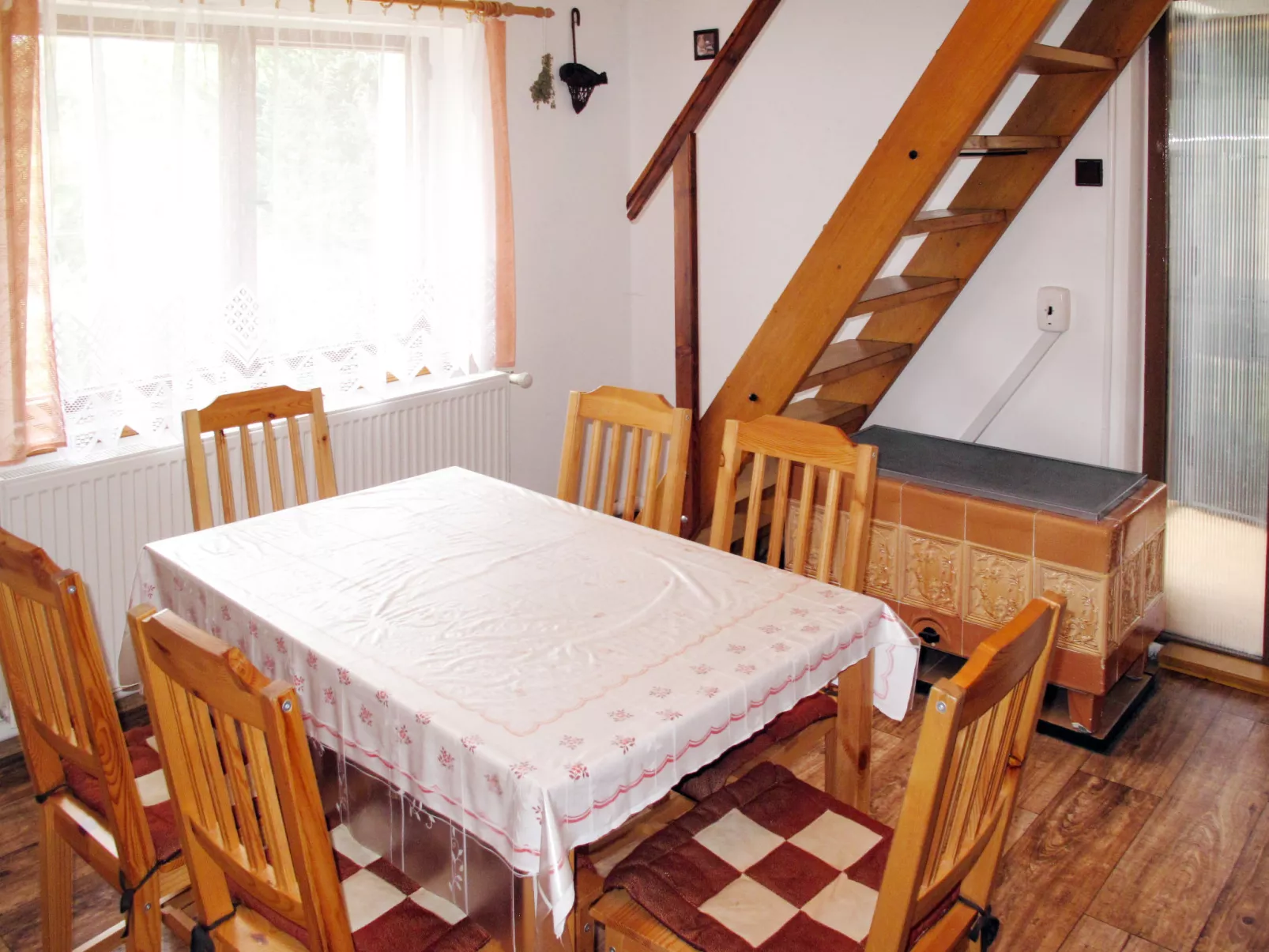 Ludek (KNY110)-Inside