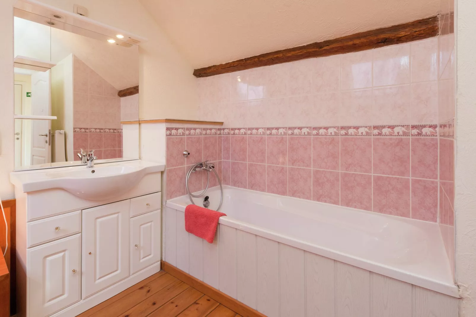 La Coupe de Champagne-Bathroom