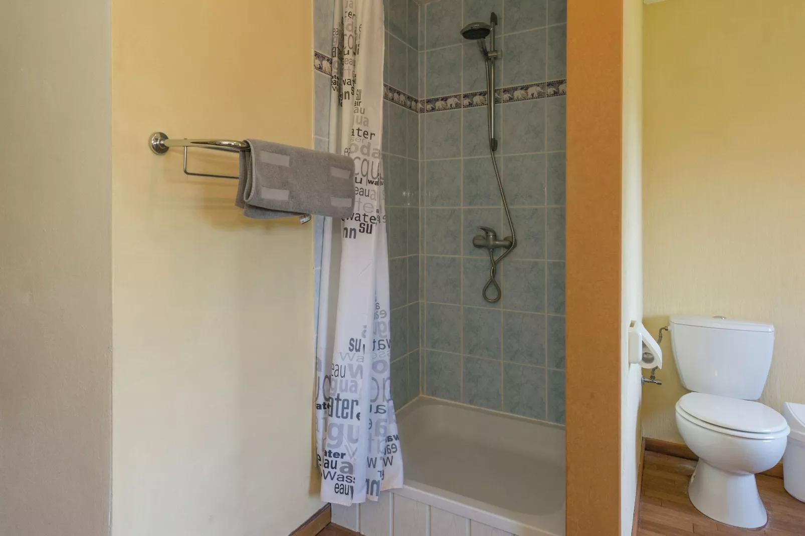 La Coupe de Champagne-Bathroom