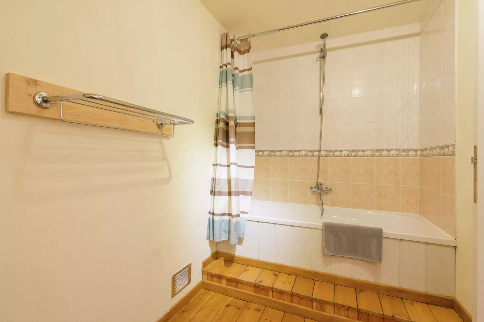 La Coupe de Champagne-Bathroom