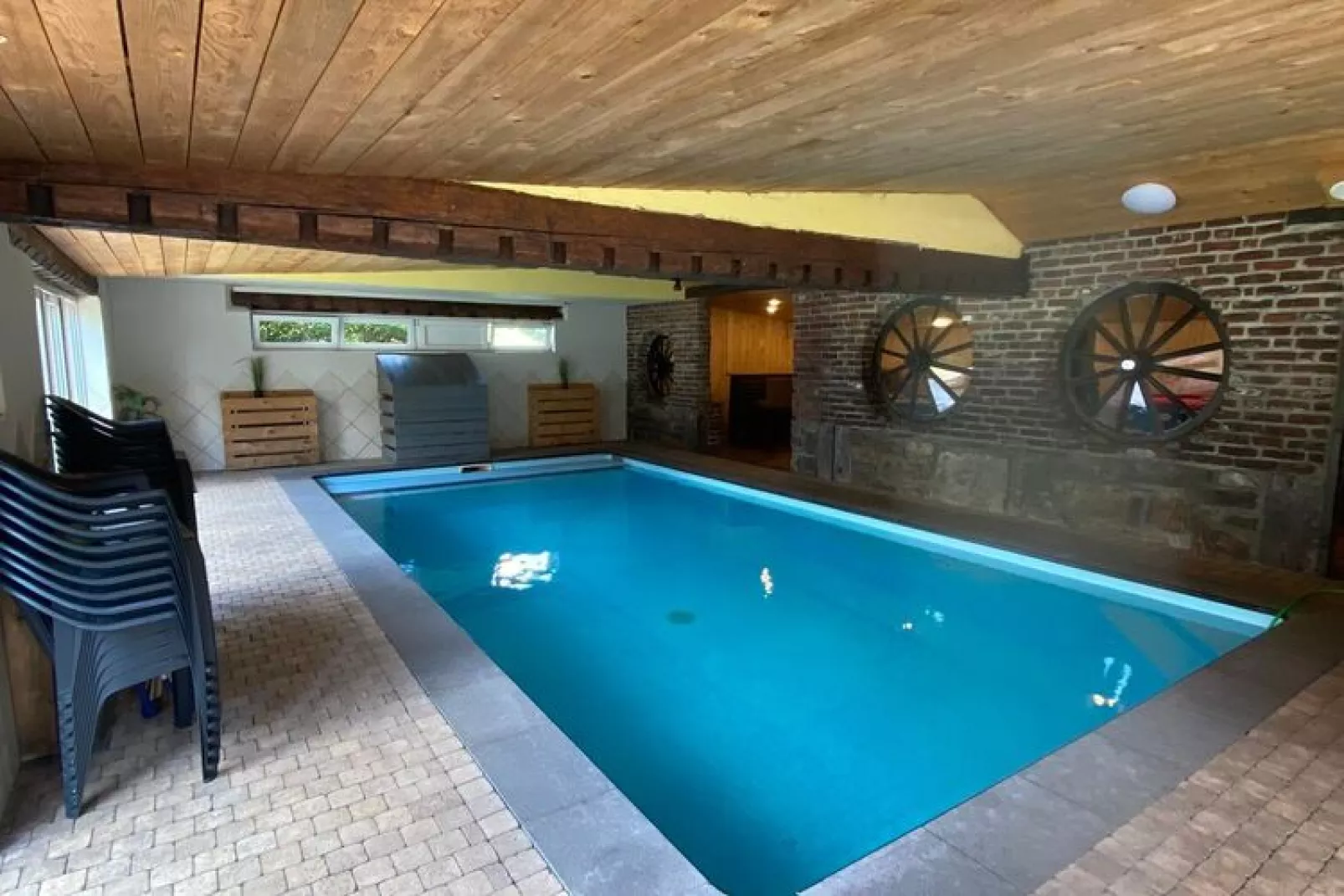 La Coupe de Champagne-Pool