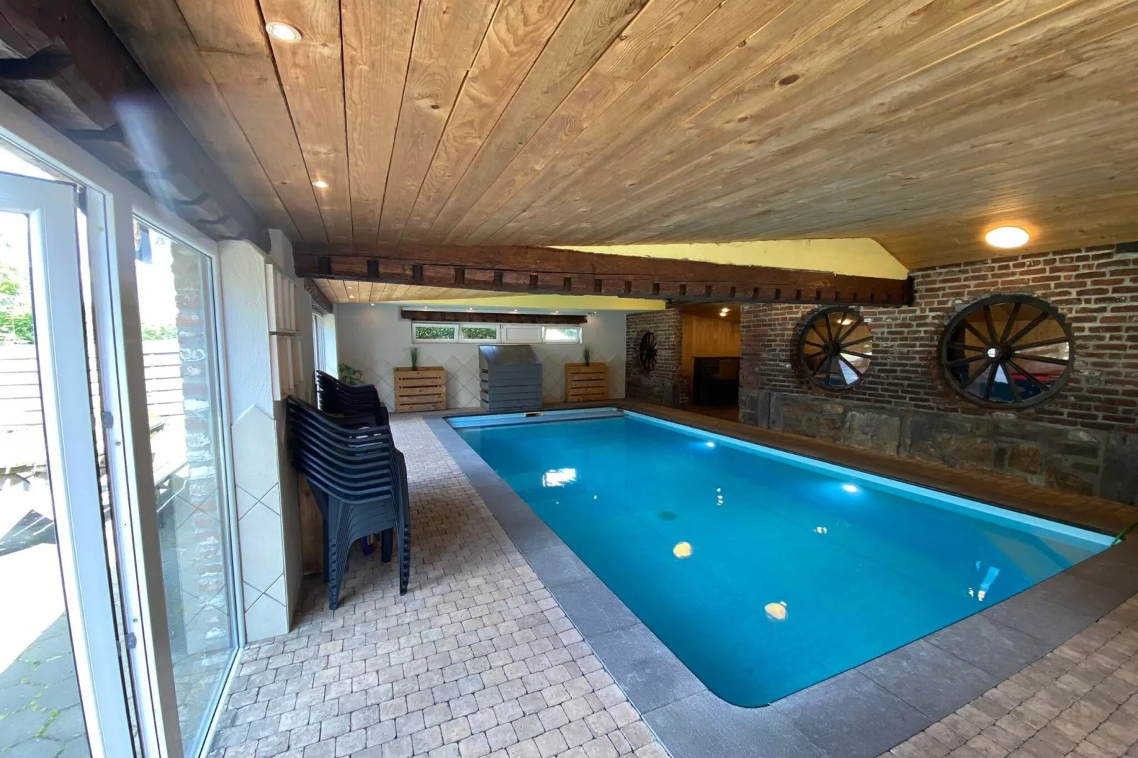 La Coupe de Champagne-Pool