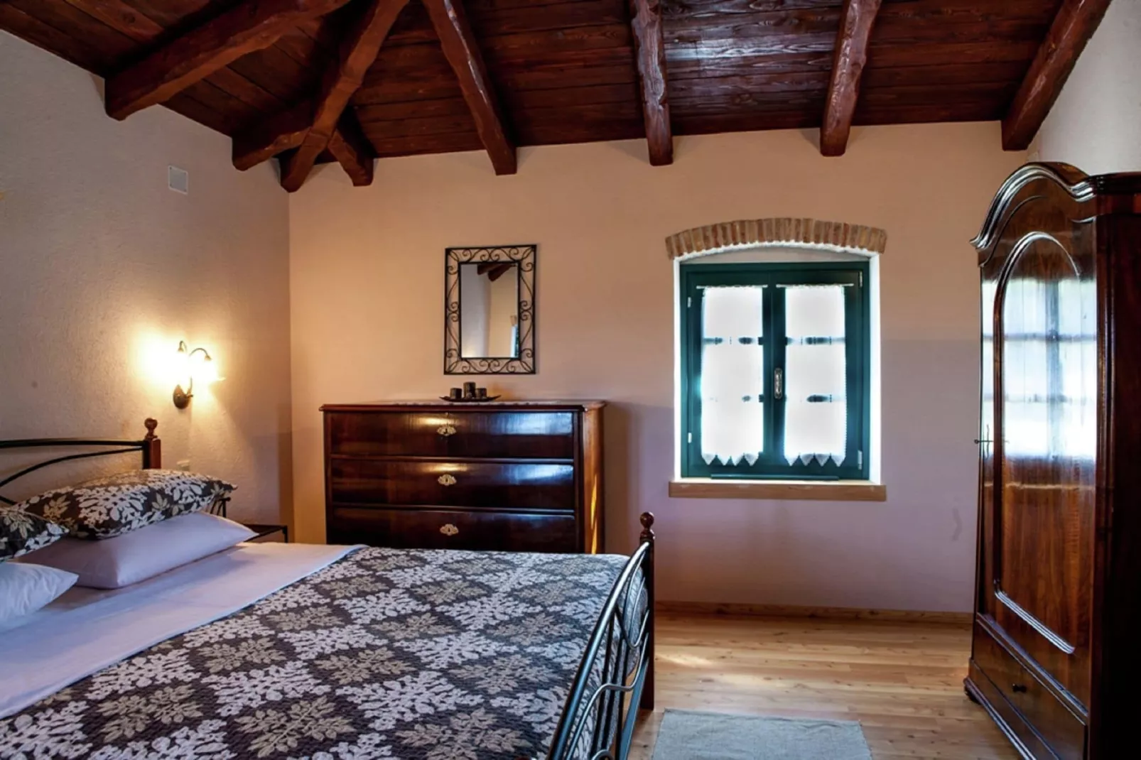 Vicenca-Bedroom