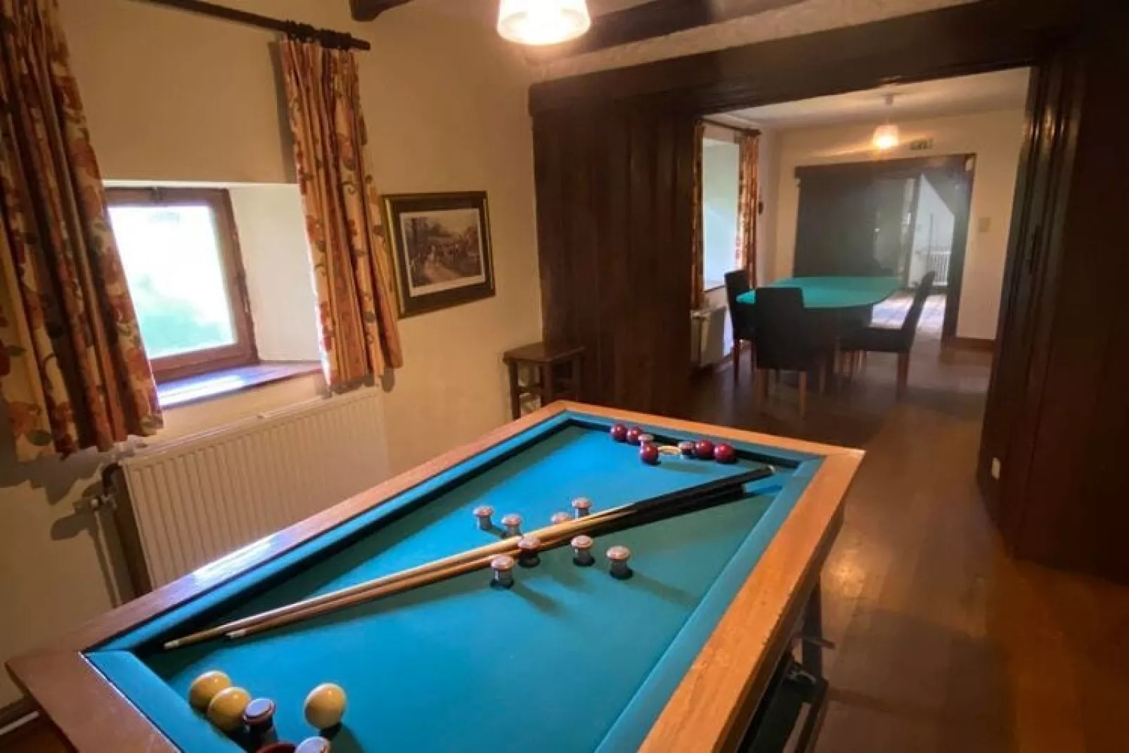 La Coupe de Champagne-Recreation room