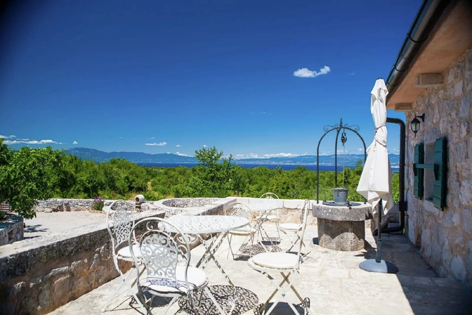 Vicenca-Terrace balcony
