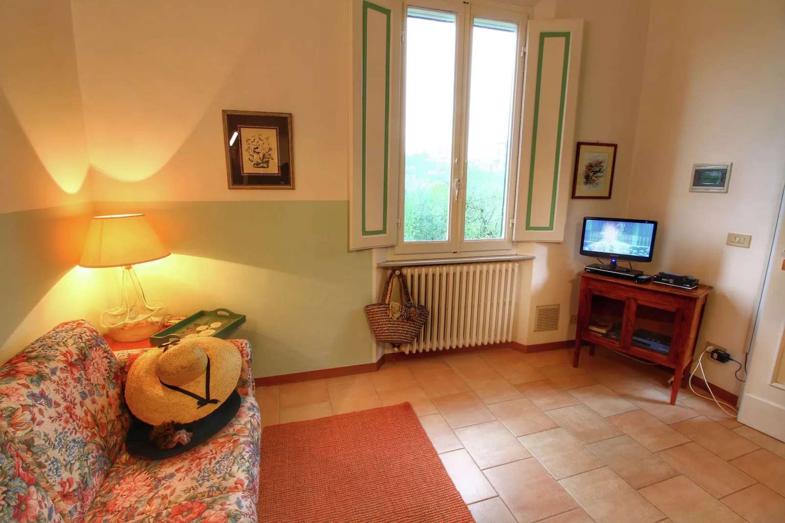 Rondine-Living room