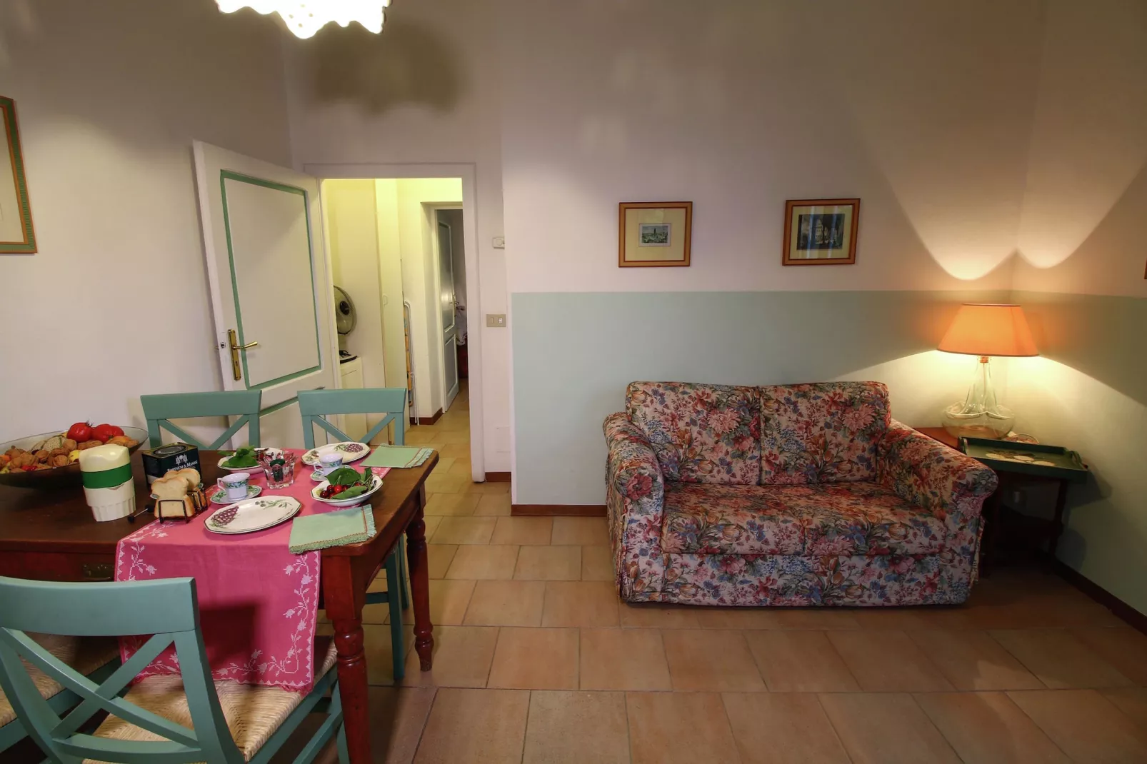 Rondine-Dining room