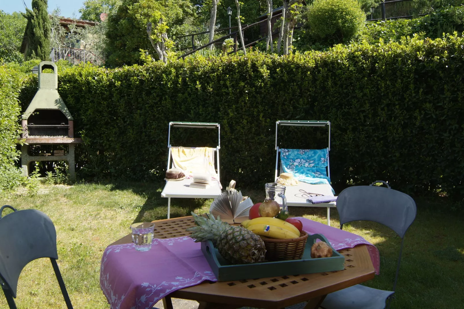 Rondine-Gardens summer
