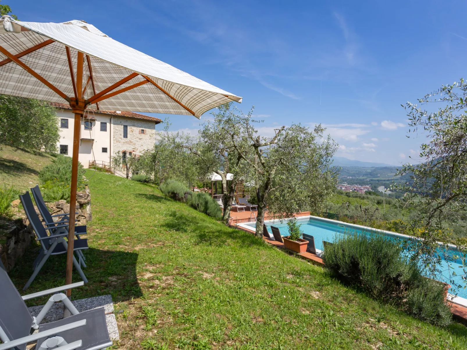 Villa Monteloro-Dehors