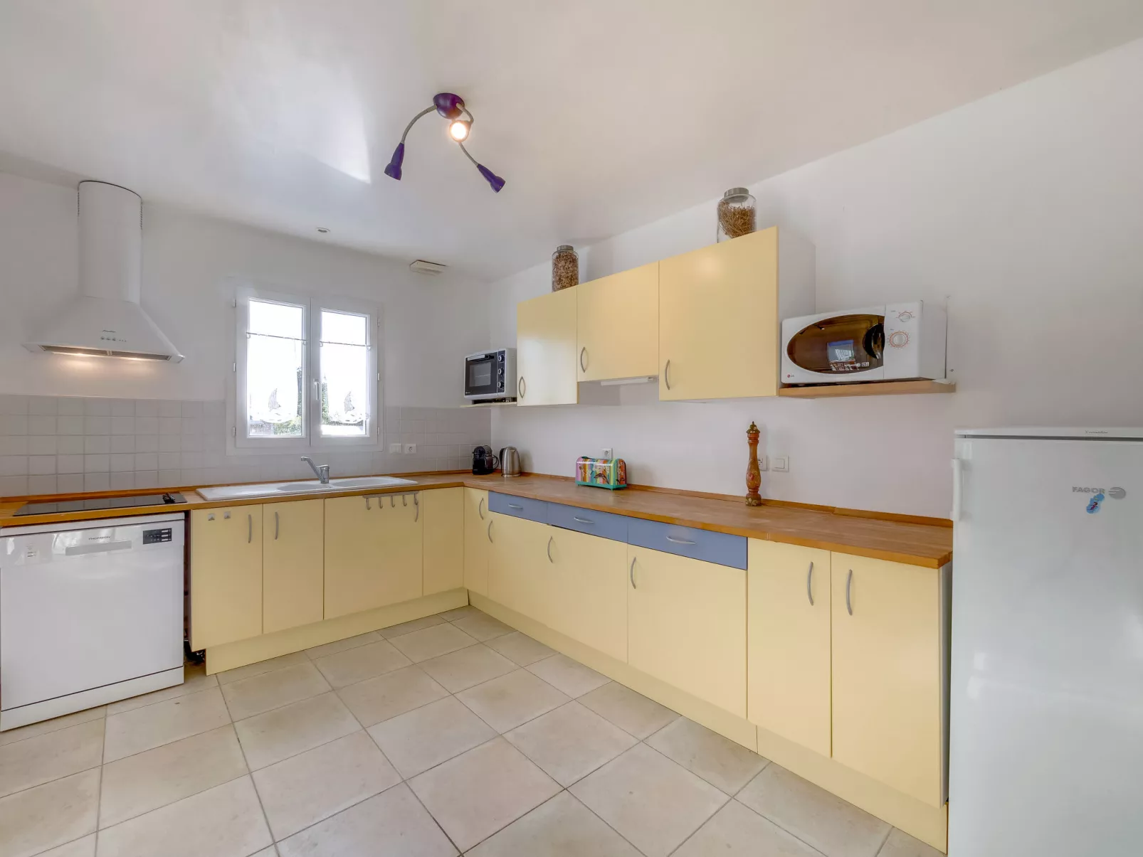 Villa Perdrix-Inside