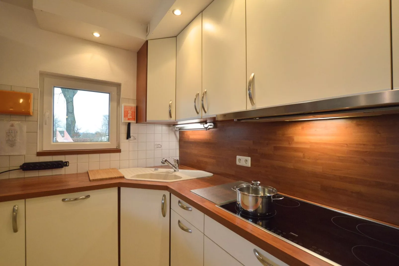 Le Sans Soucis-Kitchen