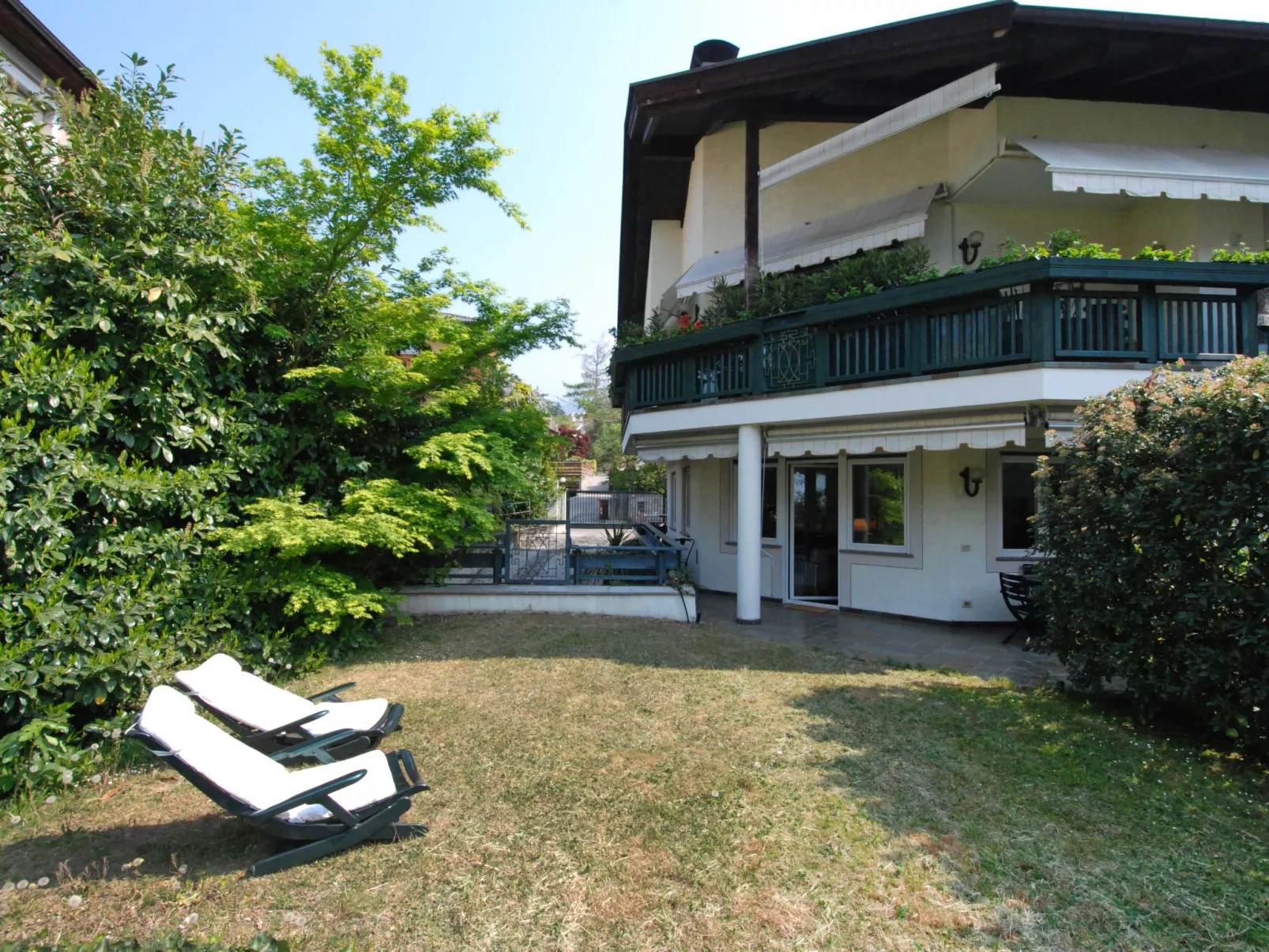 Villa Esperia-Outside