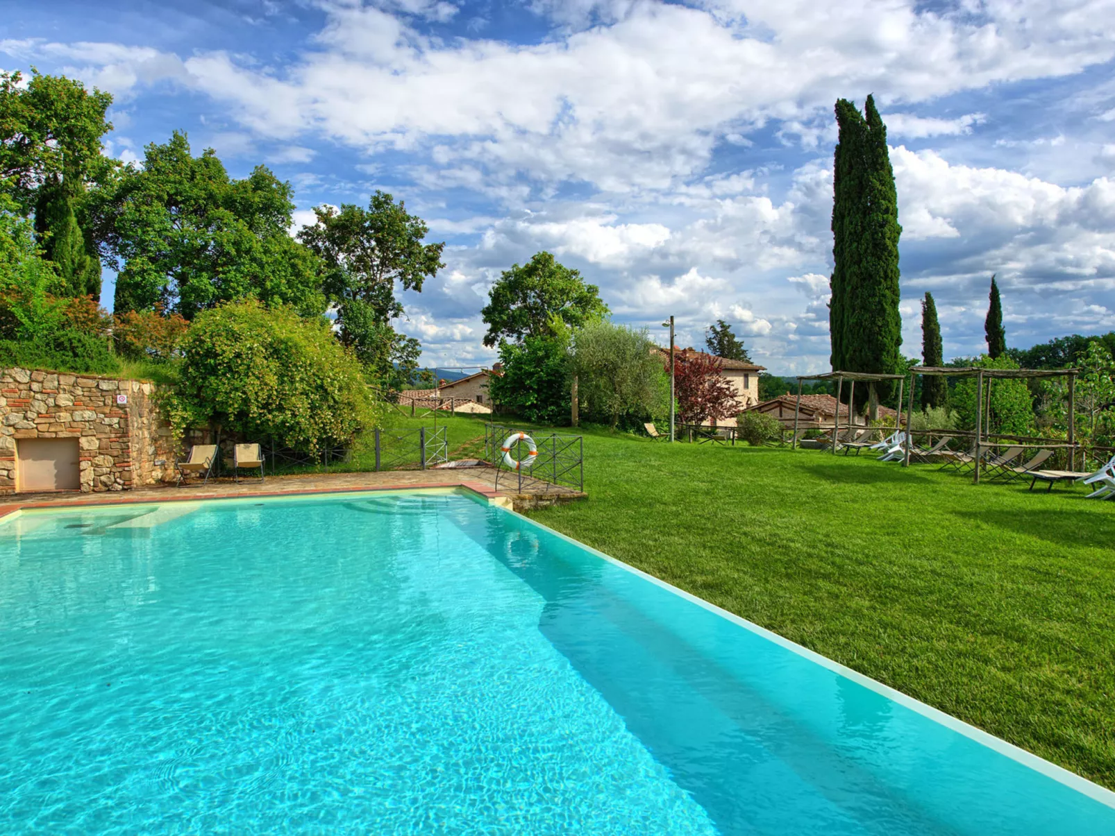 Il Salone-Outside