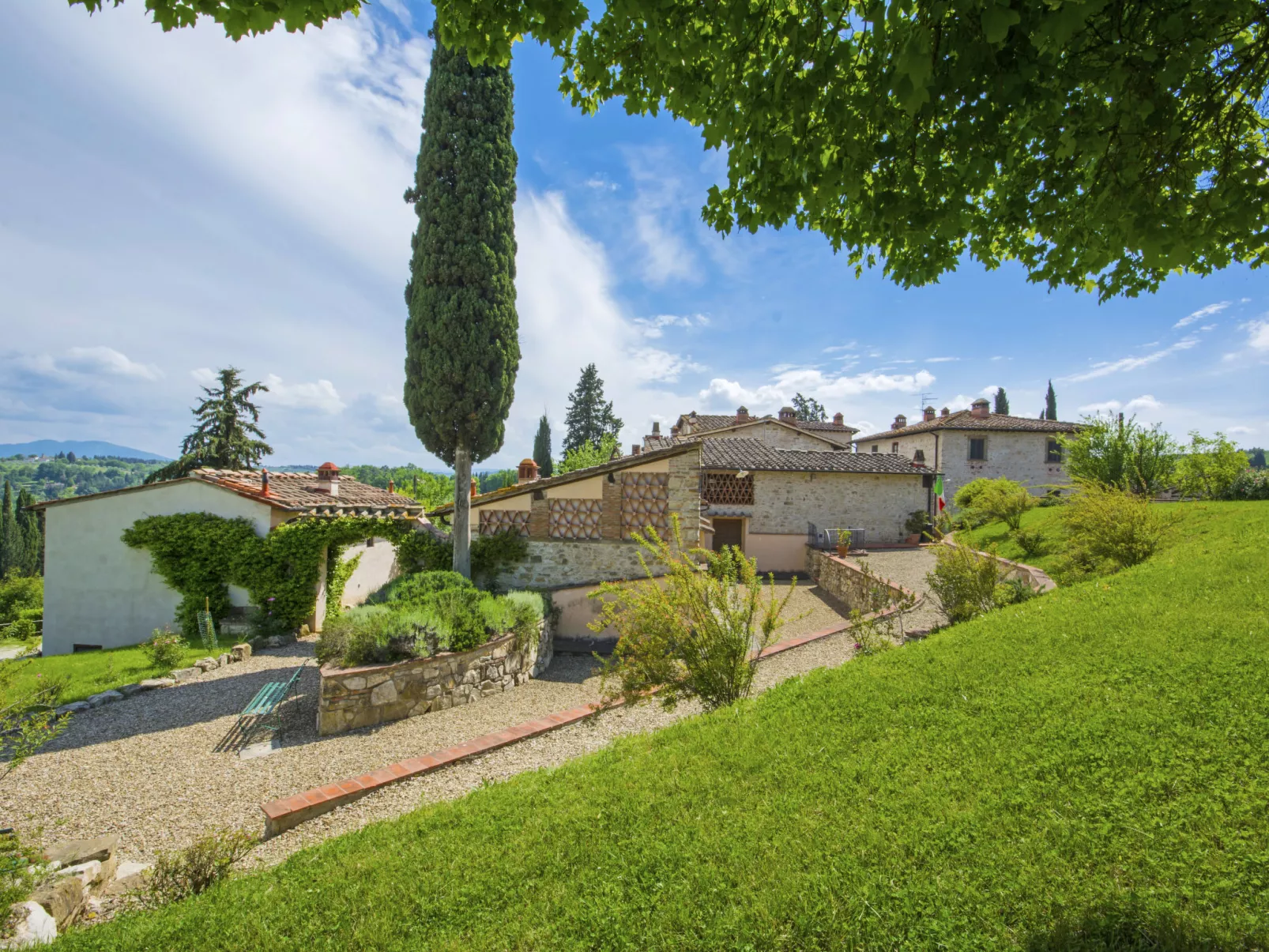 Il Salone-Outside