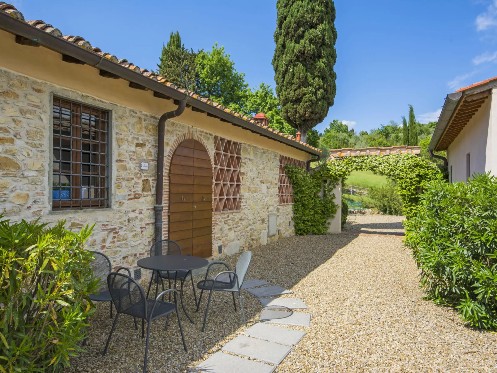 Il Salone-Outside