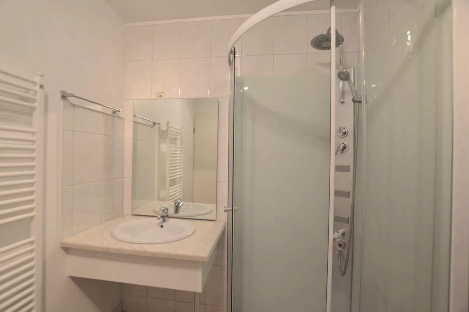 Le Sans Soucis-Bathroom