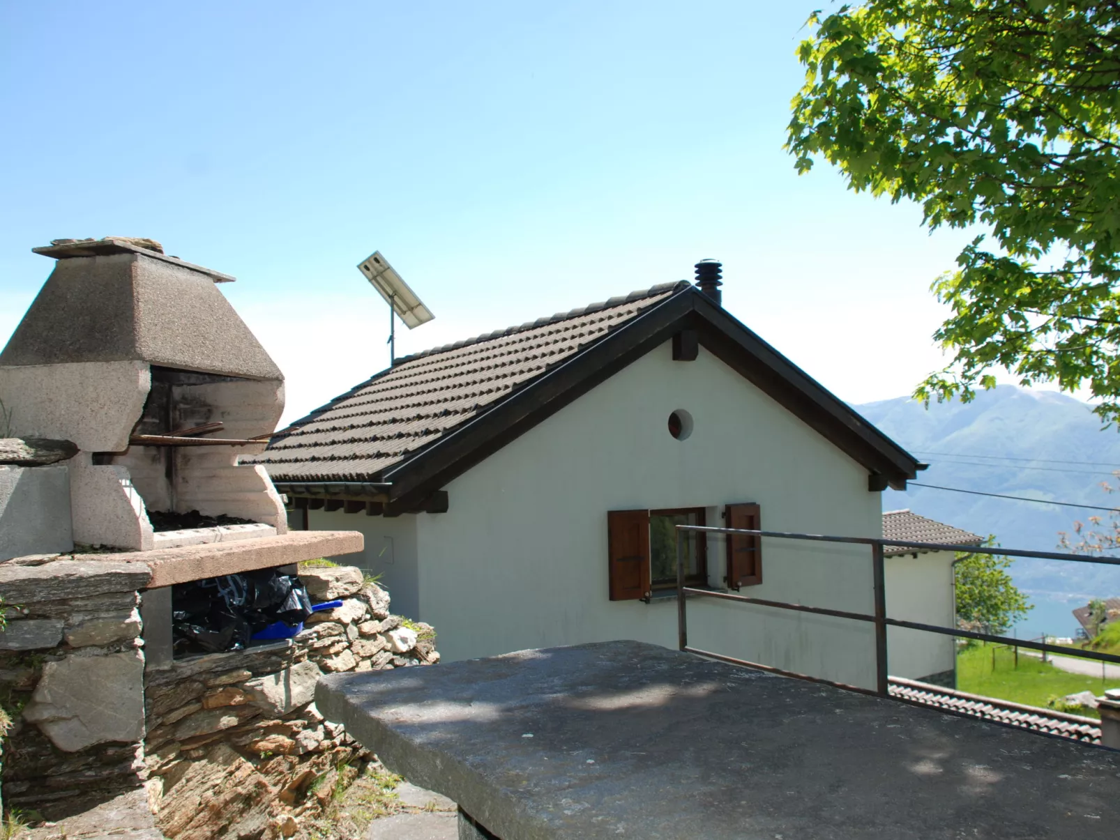 Baita Pimpisnino-Outside