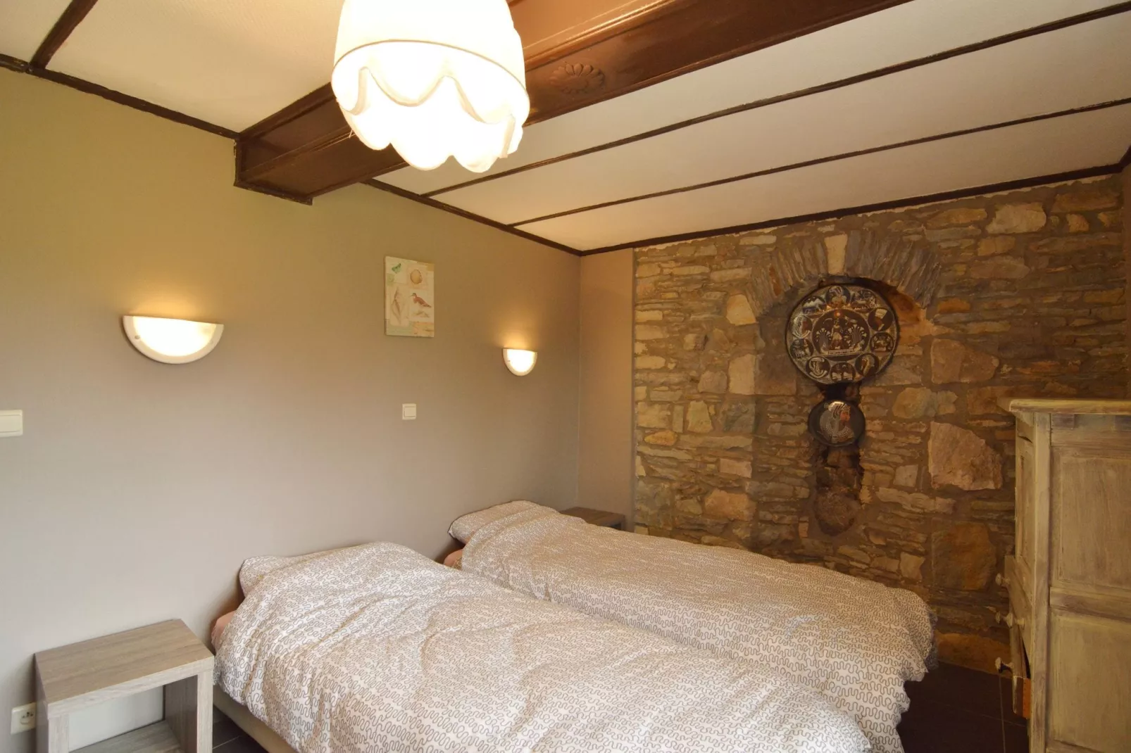 Outrewarchenne-Bedroom